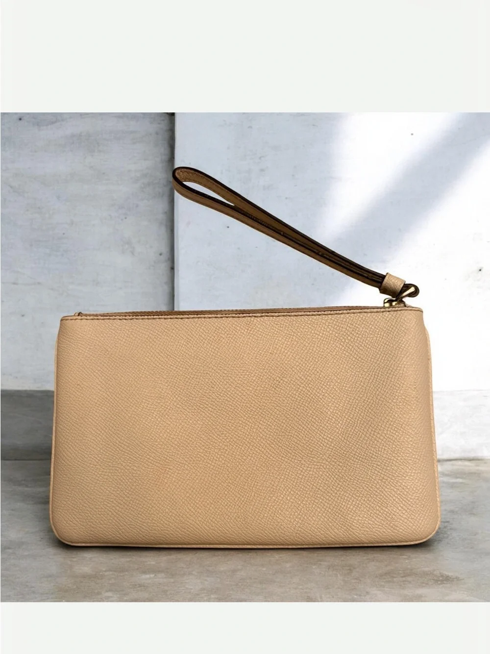 Corner Beige Zip Wristlet